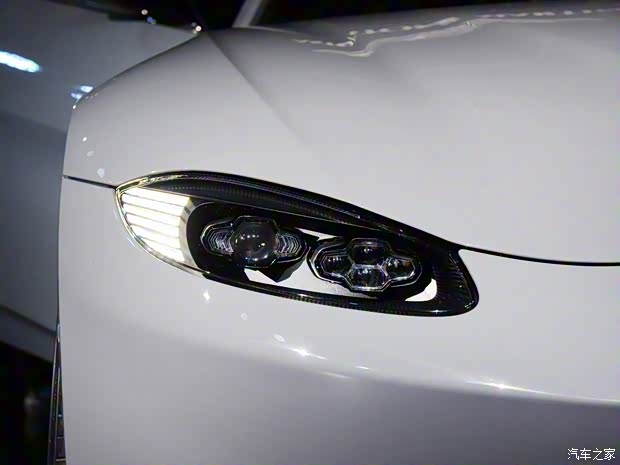 阿斯顿·马丁 V8 Vantage 2018款 4.0T V8