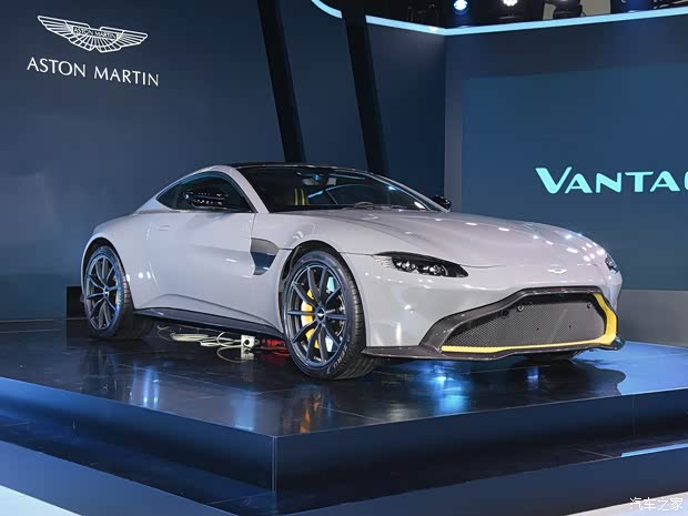 阿斯顿·马丁 V8 Vantage 2018款 4.0T V8