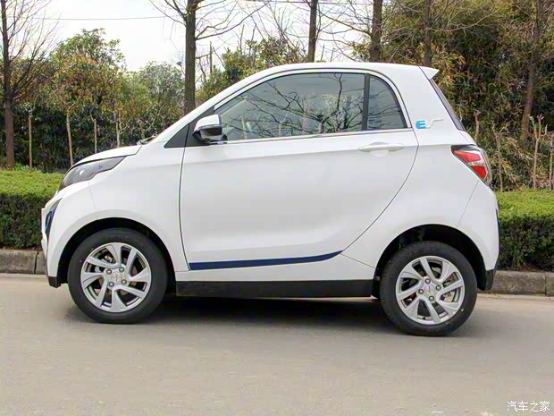 众泰汽车 芝麻 2017款 标准型 众泰汽车 芝麻 2017款 标准型