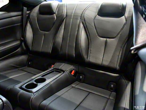 英菲尼迪(进口) 英菲尼迪Q60 2017款 2.0T 标准型