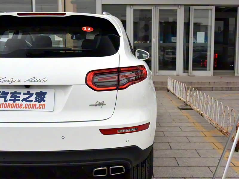 众泰SR9 2017款 2.0T 手动极致之心版 369347