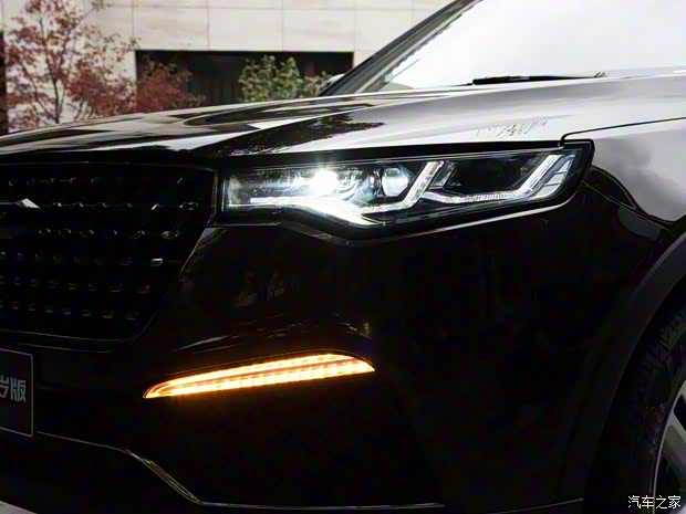 众泰汽车 众泰T700 2017款 1.8T 双离合尊贵型贺岁版