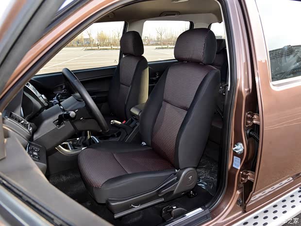 江铃集团轻汽 骐铃T7 2016款 2.8T四驱尊贵版加长轴距JE493ZLQ4CB
