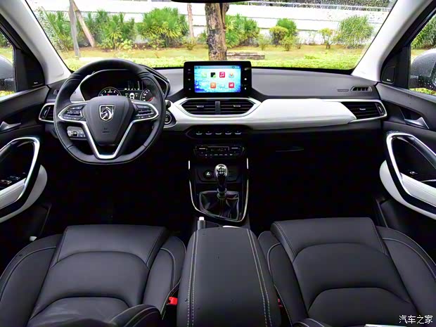 上汽通用五菱 宝骏530 2018款 1.5T 手动基本型