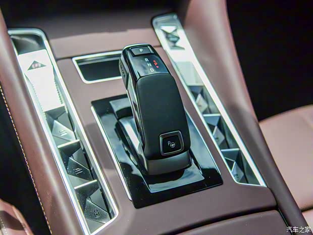 DS汽车 DS 9 2021款 45THP 歌剧院版 DS汽车 DS 9 2021款 45THP 歌剧院版