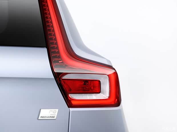 沃尔沃(进口) 沃尔沃XC40新能源(进口) 2020款 Recharge P8 AWD 沃尔沃(进口) 沃尔沃XC40新能源(进口) 2020款 Recharge P8 AWD