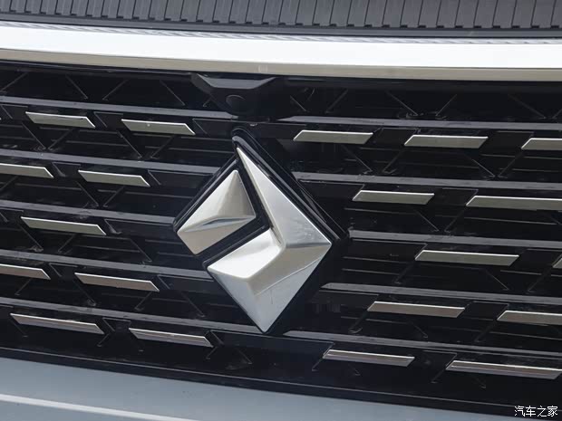 上汽通用五菱 新宝骏RC-5 2020款 1.5T CVT智耀豪华型