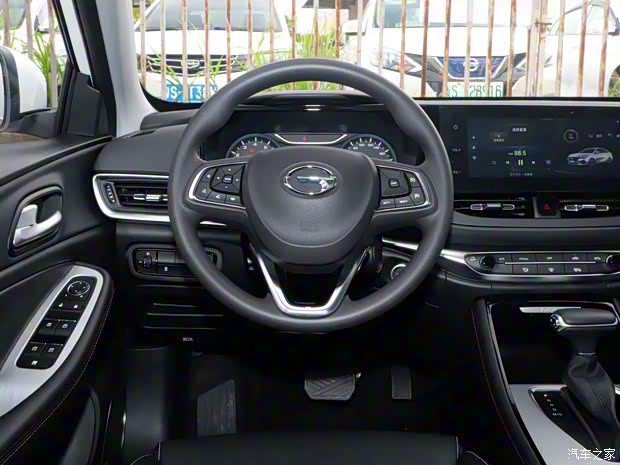 广汽乘用车 传祺GA4 2021款 PLUS 235T 自动尊享版