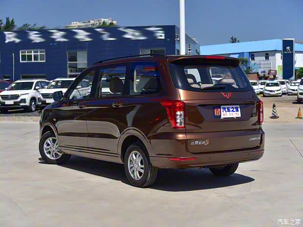 上汽通用五菱 五菱宏光 2018款 1.5L S舒适型 上汽通用五菱 五菱宏光 2018款 1.5L S舒适型