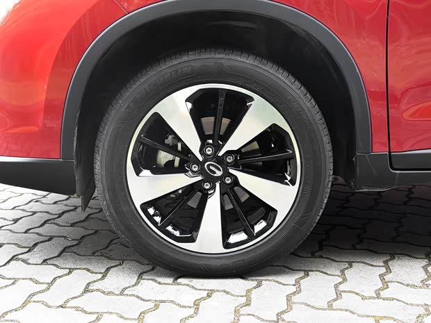 广汽乘用车 传祺GS4 2018款 235T 自动两驱至尊版