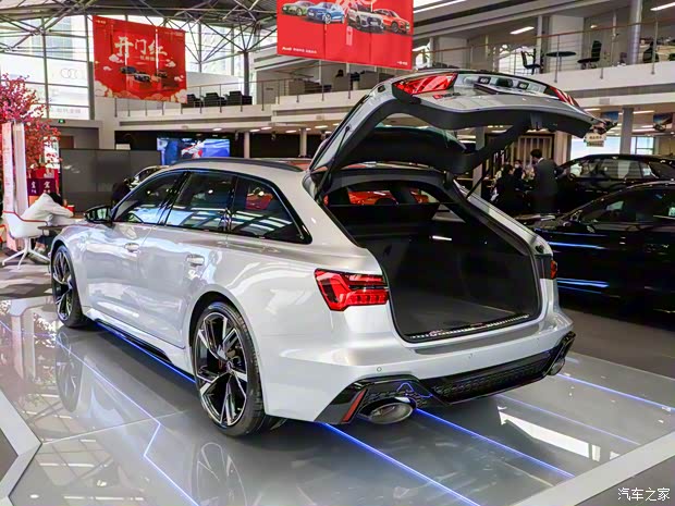 Audi Sport 奧迪RS 6 2021款 RS 6 4.0T Avant 尊享版