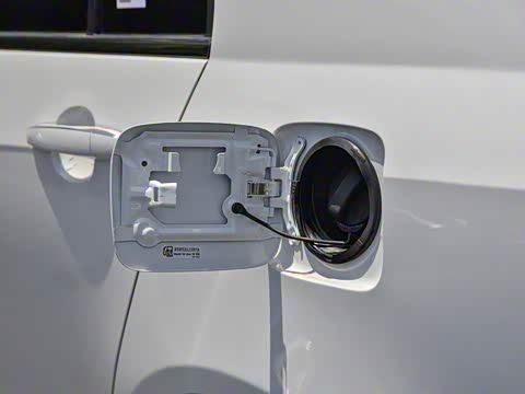 2019款 领军版 1.5L 手动向上互联型 国VI 2019款 领军版 1.5L 手动向上互联型 国VI