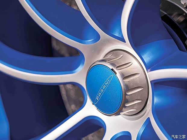 帕加尼 Huayra 2021款 Tricolore 帕加尼 Huayra 2021款 Tricolore