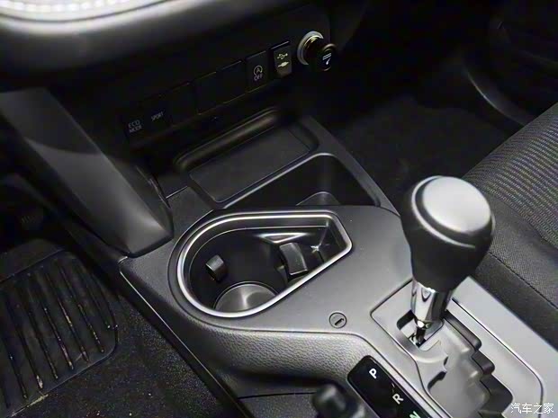 一汽丰田 RAV4荣放 2019款 2.0L CVT两驱风尚X限量版 国V