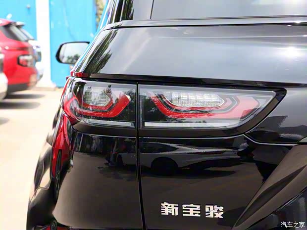 上汽通用五菱 新寶駿RS-7 2020款 基本型