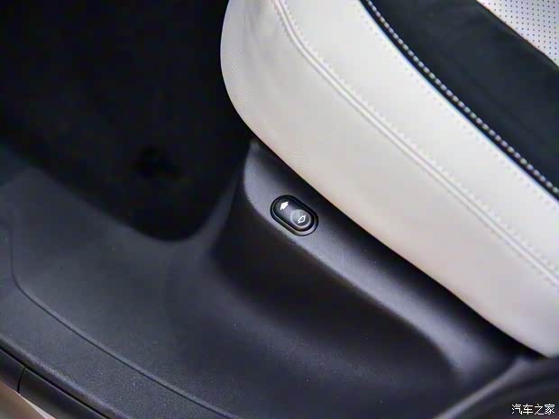 路虎(進(jìn)口) 攬勝星脈 2021款 基本型