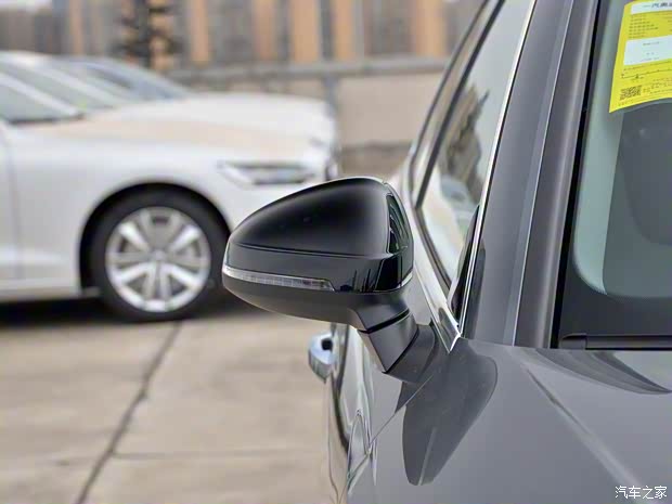 一汽-大众奥迪 奥迪A4L 2020款 45 TFSI quattro 臻选动感型