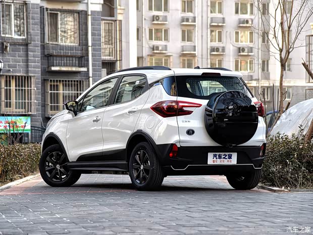 比亚迪 元新能源 2019款 EV360 智联领尚型