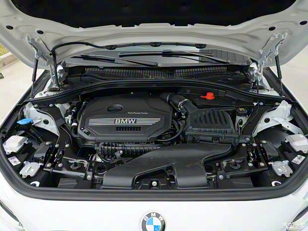 華晨寶馬 寶馬1系 2021款 120i M運(yùn)動(dòng)曜夜版