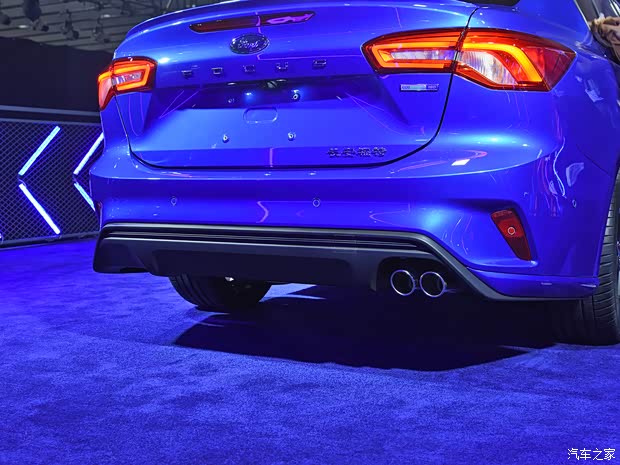 长安福特 福克斯 2021款 三厢 EcoBoost 180 自动ST Line