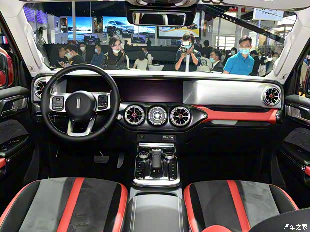 长城汽车 坦克300 2021款 2.0T 越野版 征服者