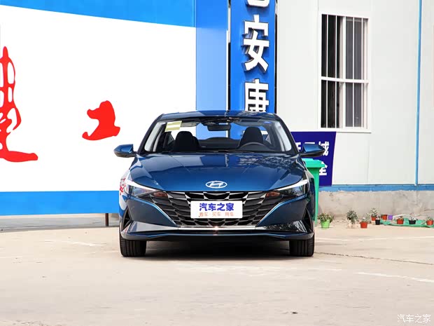 北京现代 伊兰特 2021款 1.5L LUX尊贵版