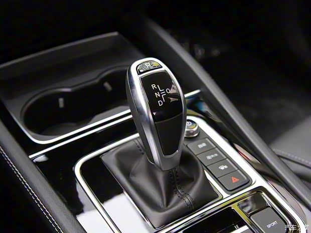 比亚迪 宋MAX 2019款 自动智联睿享型 6座