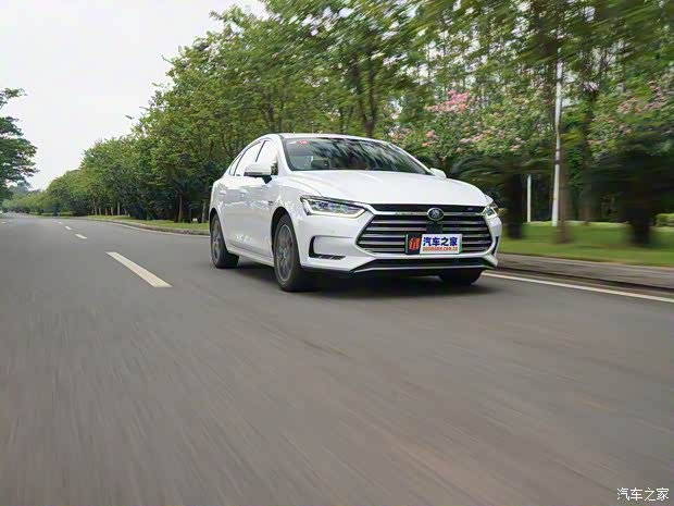 比亞迪 秦Pro新能源 2018款 DM 1.5TI 自動智聯(lián)銳耀型