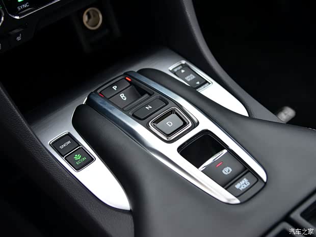 广汽本田 冠道 2017款 370TURBO 四驱至尊版