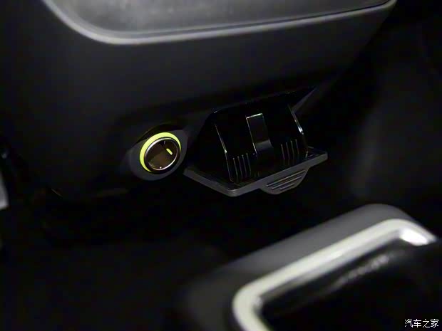 福汽新龙马 启腾M70EV 2017款 纯电动 厢式运输车2座