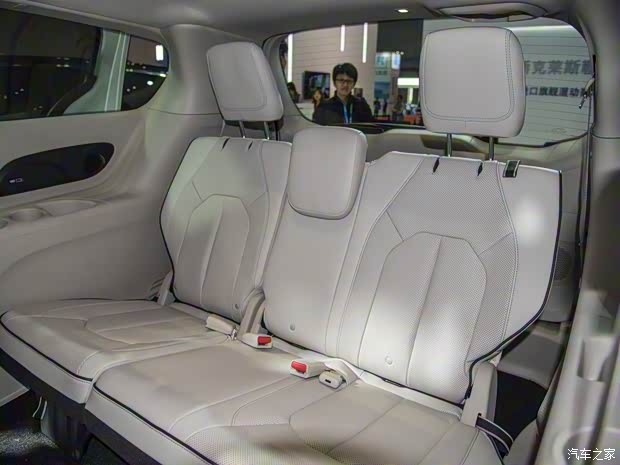 克萊斯勒(進(jìn)口) 大捷龍PHEV(進(jìn)口) 2018款 3.6L 插電混動版