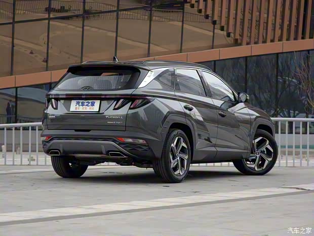 北京现代 途胜 2021款 途胜L 1.5T 四驱LUX尊贵版