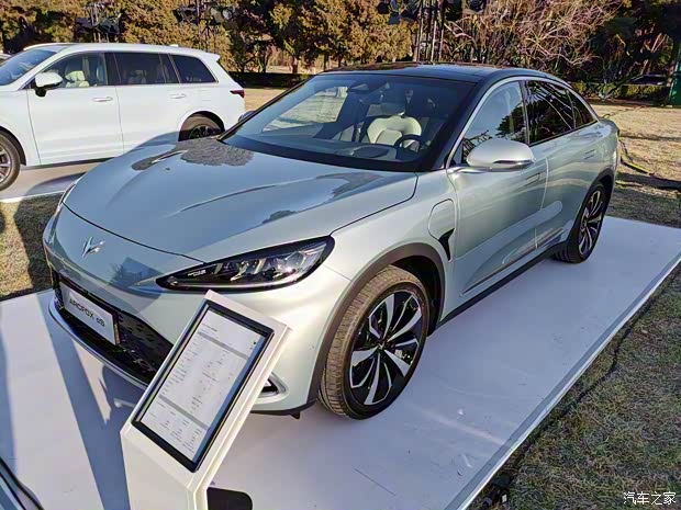 北汽新能源 极狐 阿尔法S(ARCFOX αS) 2020款 基本型 北汽新能源 极狐 阿尔法S(ARCFOX αS) 2020款 基本型