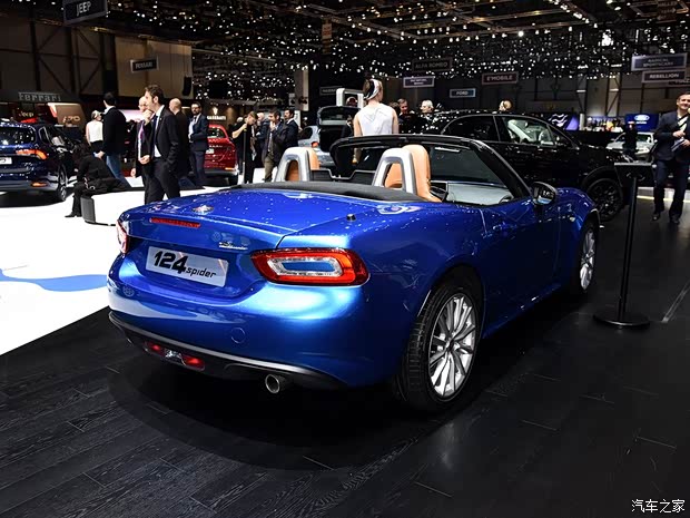 菲亚特(进口) 菲亚特124 2017款 124 Spider Europa 菲亚特(进口) 菲亚特124 2017款 124 Spider Europa