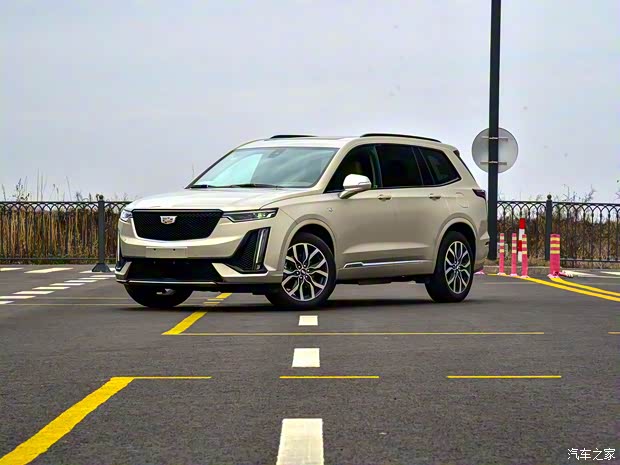 上汽通用凱迪拉克 凱迪拉克XT6 2021款 2.0T 六座四驅(qū)鉑金型