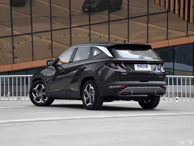 北京现代 途胜 2021款 途胜L 1.5T LUX尊贵版