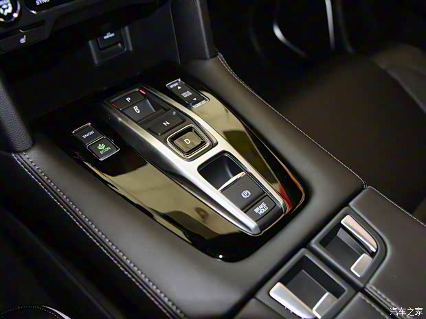 东风本田 本田UR-V 2017款 370TURBO 四驱尊享版