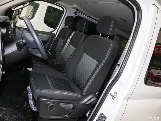 上汽大通 上汽大通MAXUS V80 2021款 2.0T PLUS 手动城市版短轴超低顶5/6座 上汽大通 上汽大通MAXUS V80 2021款 2.0T PLUS 手动城市版短轴超低顶5/6座