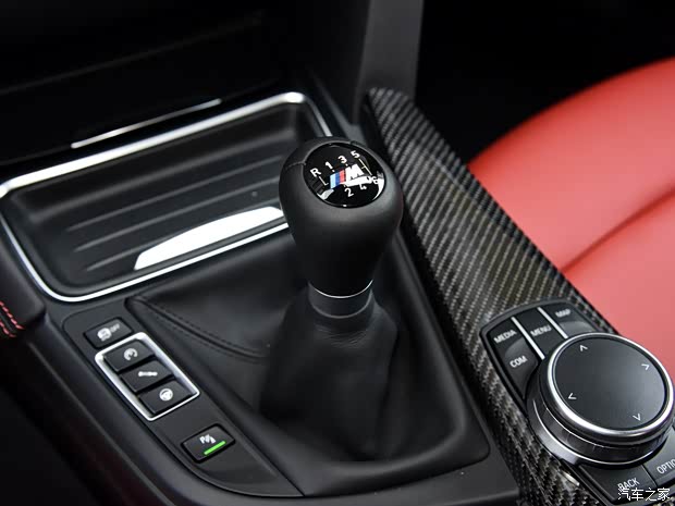 宝马M 宝马M4 2017款 M4双门轿跑车 MT