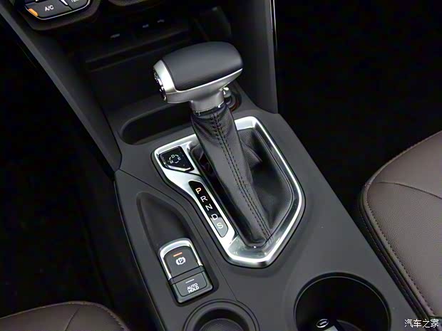 廣汽乘用車 傳祺GS4 2016款 235T G-DCT尊貴版