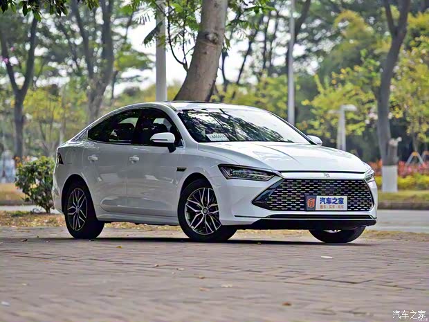 比亚迪 秦PLUS 2021款 DM-i 55KM 旗舰型