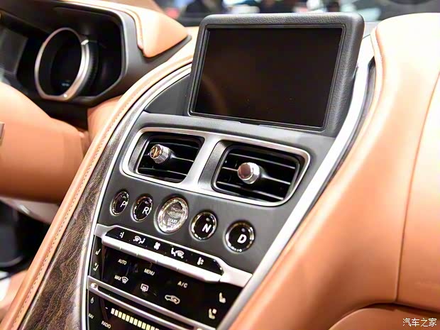 阿斯顿·马丁 阿斯顿·马丁DB11 2016款 基本型