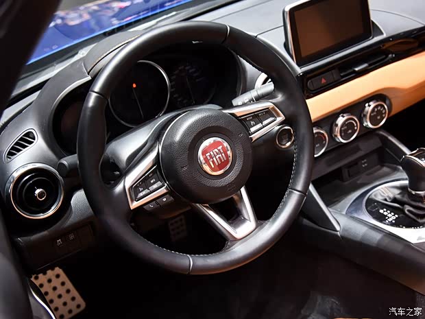 菲亚特(进口) 菲亚特124 2017款 124 Spider Europa 菲亚特(进口) 菲亚特124 2017款 124 Spider Europa