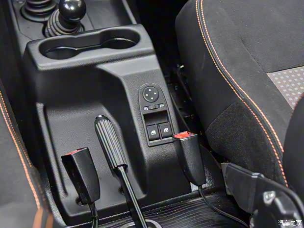 拉达汽车 泥瓦 2017款 基本型