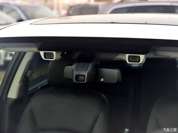 斯巴鲁 力狮 2017款 2.5i 全驱荣耀版 EyeSight 斯巴鲁 力狮 2017款 2.5i 全驱荣耀版 EyeSight