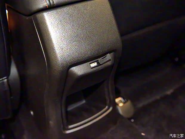 上汽通用五菱 寶駿310 2016款 1.2L 手動(dòng)豪華型