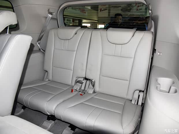 广汽乘用车 传祺GS8 2017款 320T 两驱豪华智联版 广汽乘用车 传祺GS8 2017款 320T 两驱豪华智联版