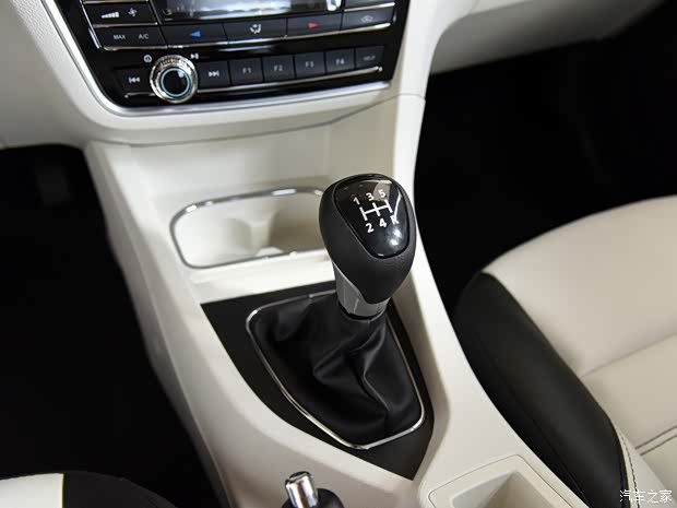 东南汽车 V5菱致 2017款 1.5L 手动新贵型