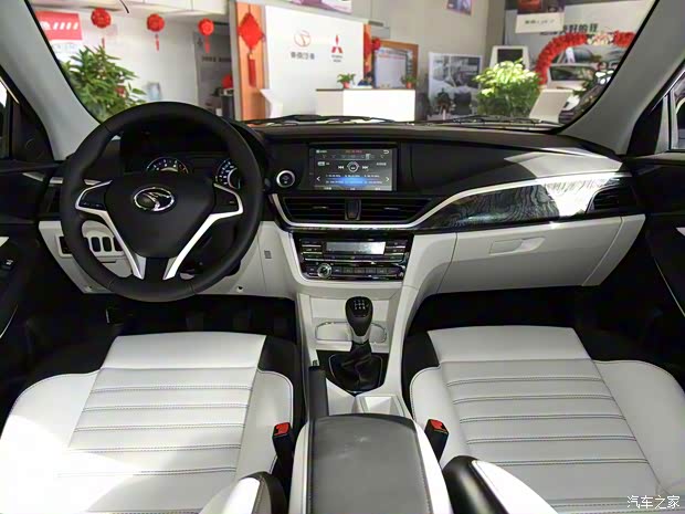 东南汽车 V5菱致 2017款 1.5L 手动新贵型