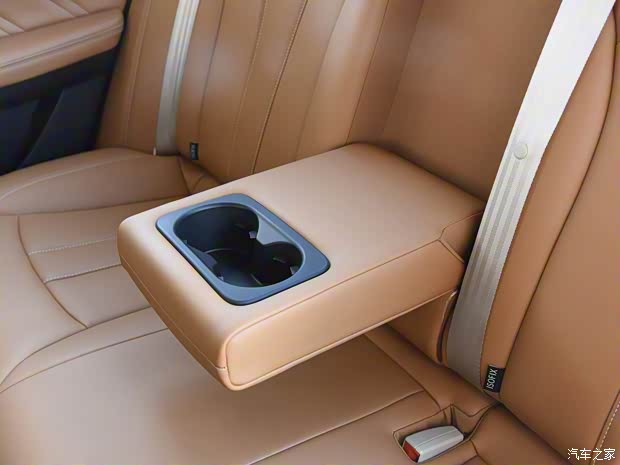 廣汽乘用車 傳祺GA4 2021款 235T 自動(dòng)尊貴版